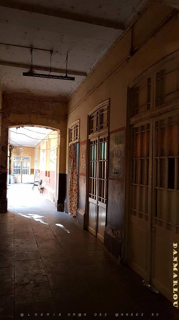 ORAN ECOLE PASTEUR QUI EST SQUATTEE (2).jpg